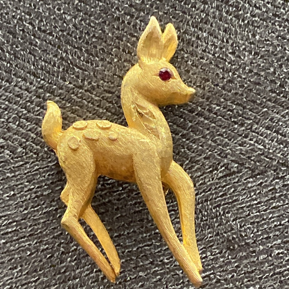 Vintage Gold Tone Reindeer Deer Bambi Pin  Brooch Red Eye